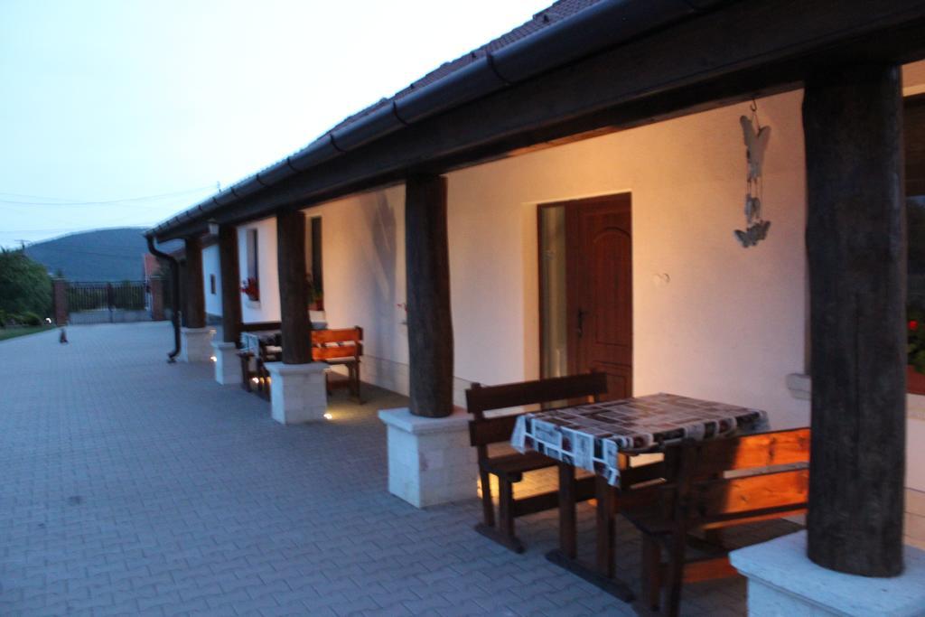 Pillangó Vendégház Tállya Exterior foto