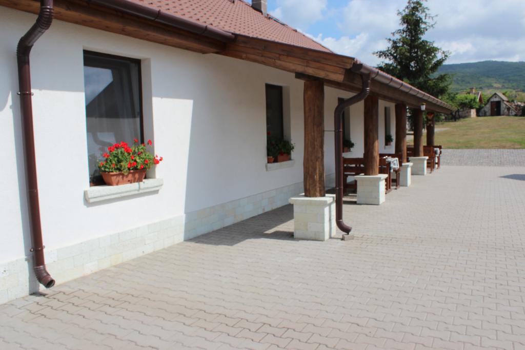 Pillangó Vendégház Tállya Exterior foto